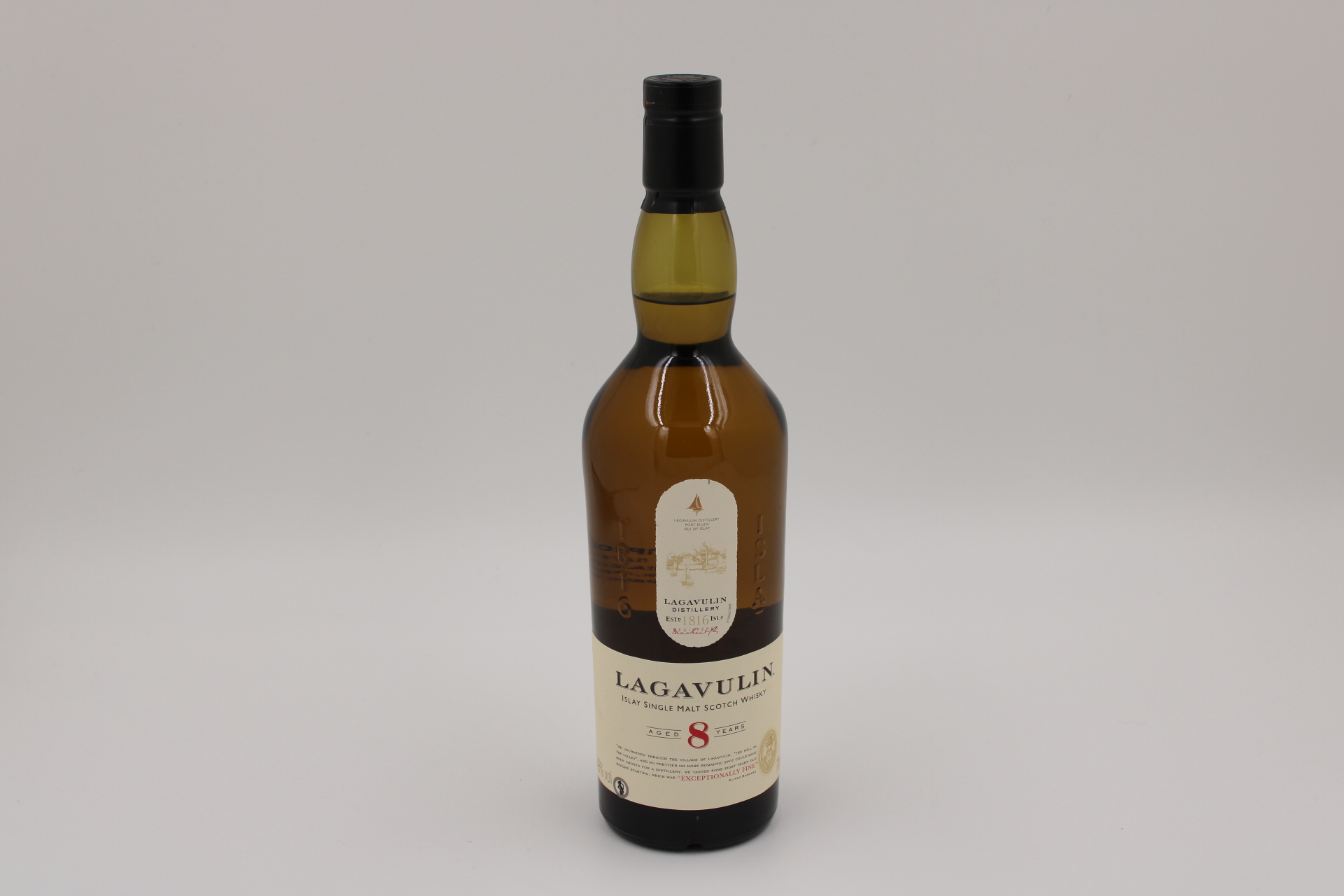 IMG_0015 LAGAVULIN 8YO MALT 0,7L - Image 1